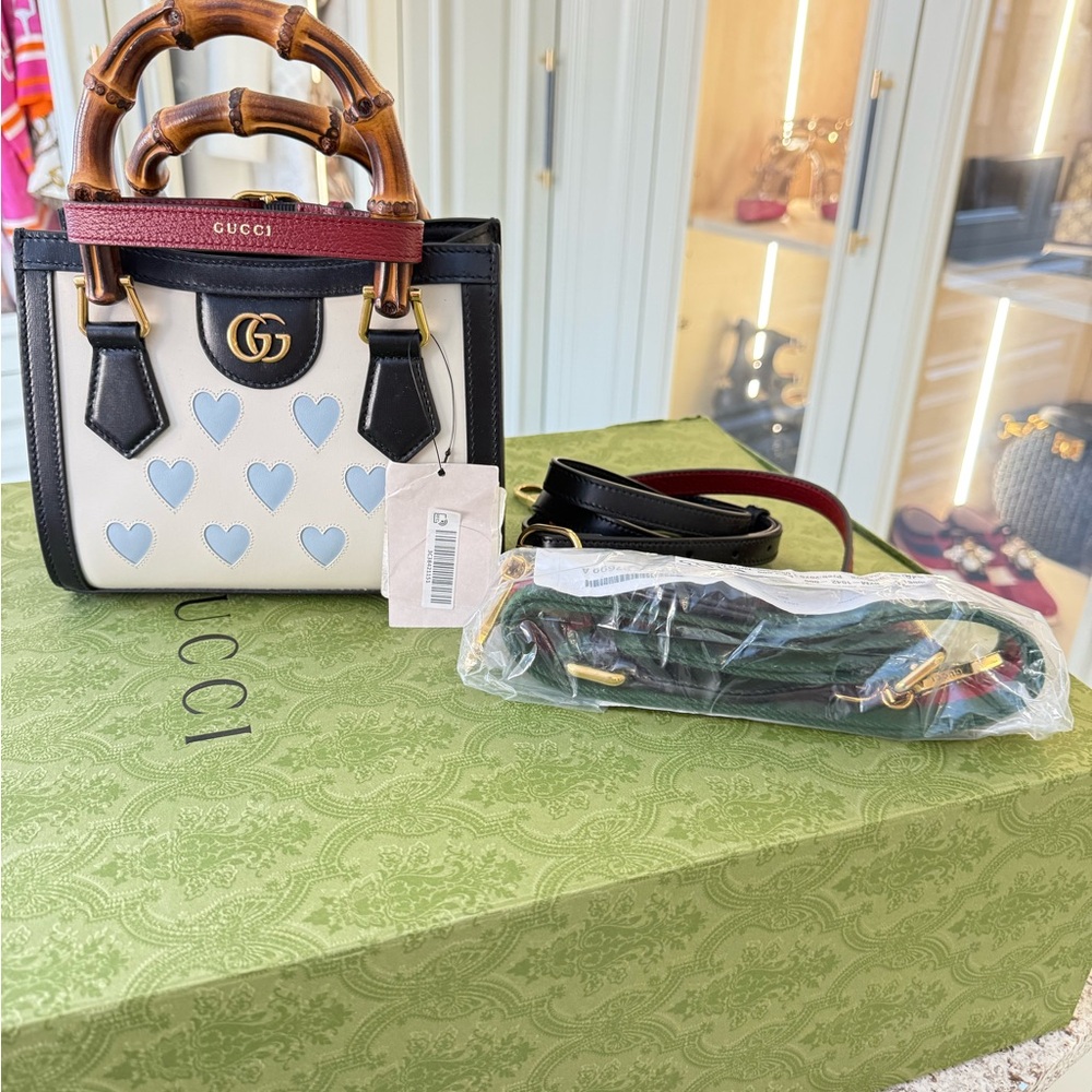 Gucci Black and Cream Heart Satchel with Bamboo Handle - Picture 2 of 8